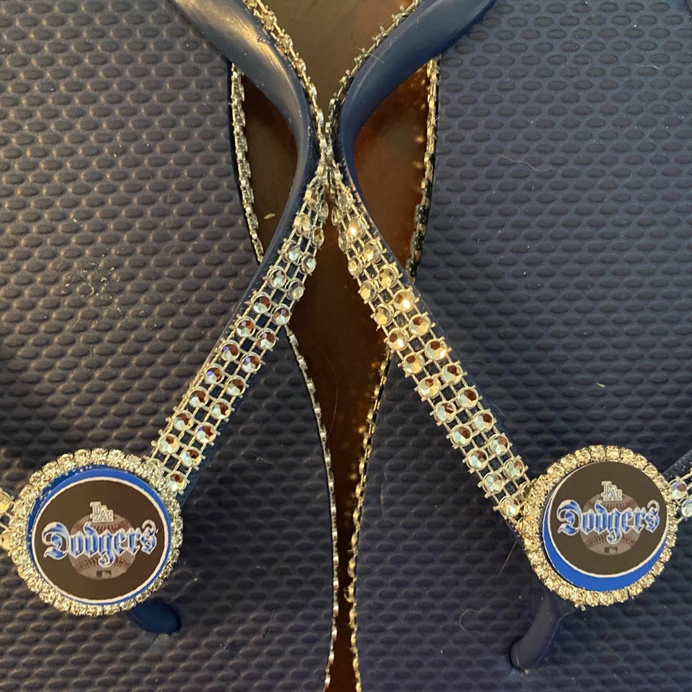 La dodgers sandals
